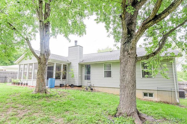 6124 Barrington Oaks Drive, Cedar Hill, MO 63016
