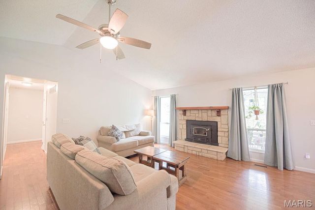6124 Barrington Oaks Drive, Cedar Hill, MO 63016