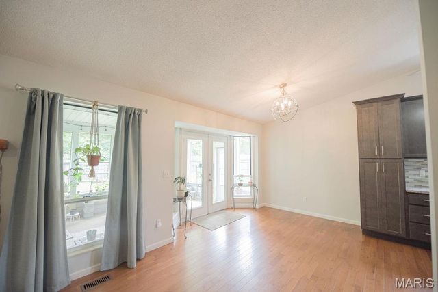 6124 Barrington Oaks Drive, Cedar Hill, MO 63016