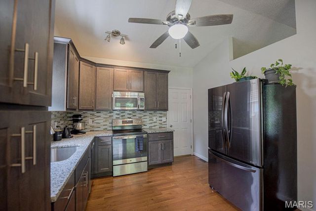 6124 Barrington Oaks Drive, Cedar Hill, MO 63016