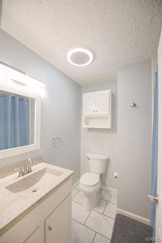 6124 Barrington Oaks Drive, Cedar Hill, MO 63016