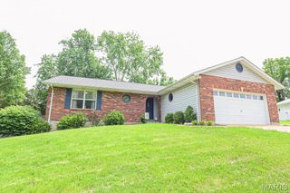 6124 Barrington Oaks Drive, Cedar Hill, MO 63016