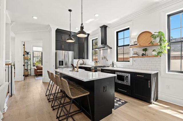 1886 Henrietta Street, Birmingham, MI 48009