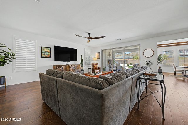 7048 W QUAIL TRACK Drive, Peoria, AZ 85383