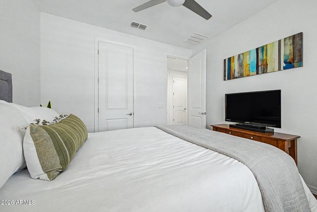 7048 W QUAIL TRACK Drive, Peoria, AZ 85383