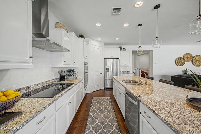 7048 W QUAIL TRACK Drive, Peoria, AZ 85383