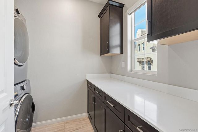 5992 Village Center Loop 4, San Diego, CA 92130