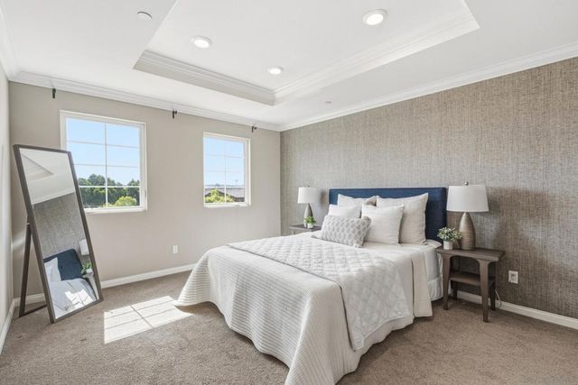 5992 Village Center Loop 4, San Diego, CA 92130