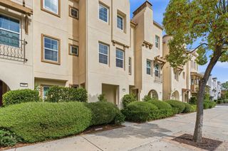 5992 Village Center Loop 4, San Diego, CA 92130
