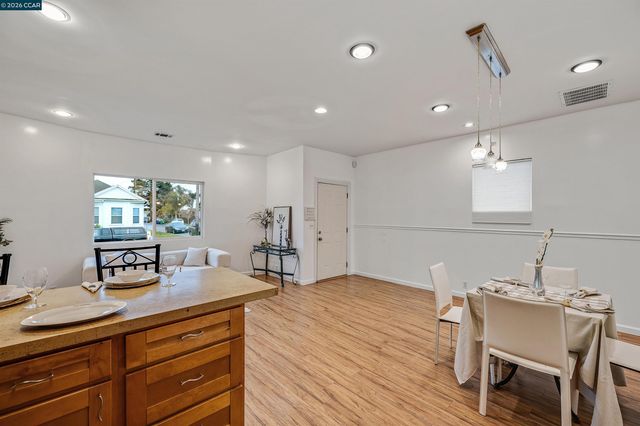 901 Florida Ave, Richmond, CA 94804