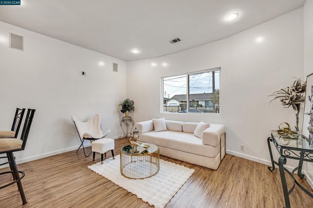 901 Florida Ave, Richmond, CA 94804