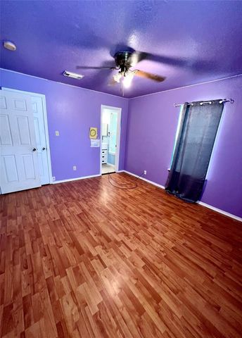 50 Sir Gawain Drive S, Bay City, TX 77414
