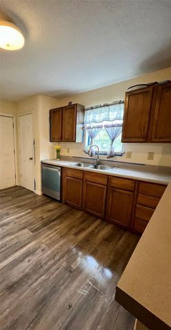 50 Sir Gawain Drive S, Bay City, TX 77414
