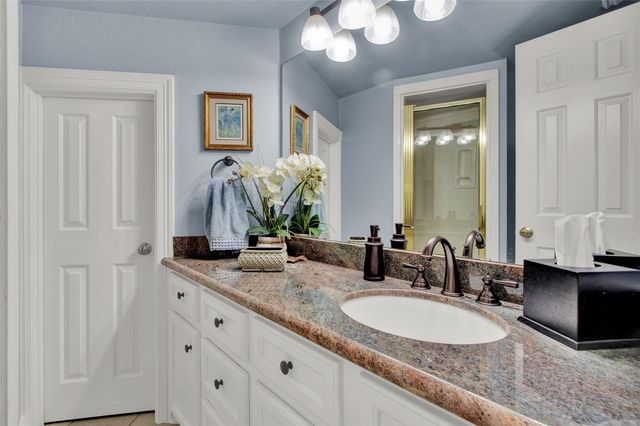 2668 E Bayshore Drive, San Leon, TX 77539