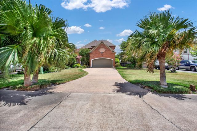 2668 E Bayshore Drive, San Leon, TX 77539