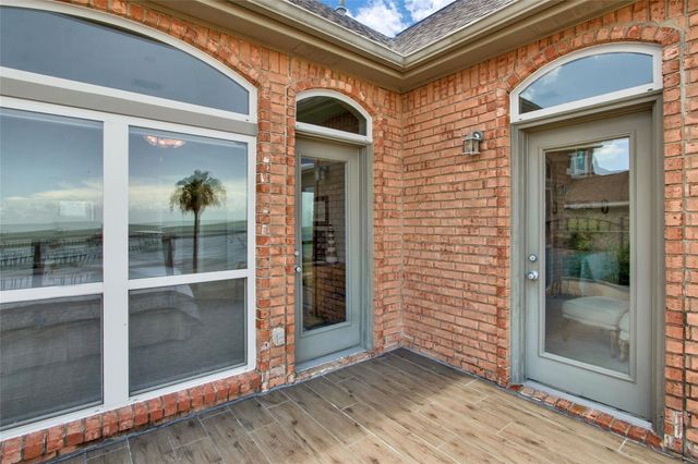 2668 E Bayshore Drive, San Leon, TX 77539