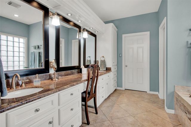 2668 E Bayshore Drive, San Leon, TX 77539