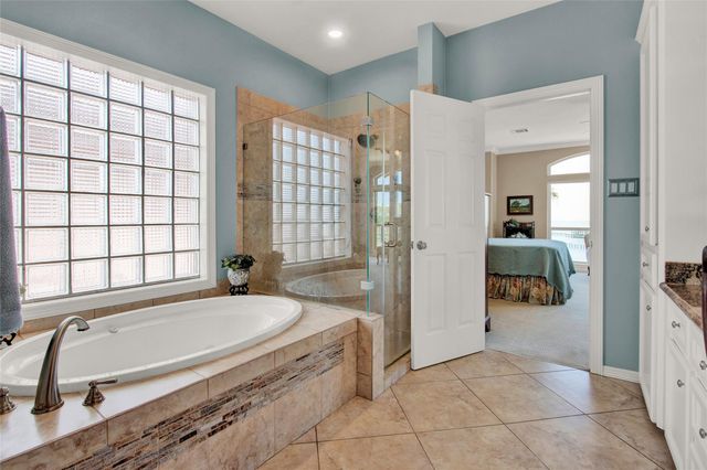 2668 E Bayshore Drive, San Leon, TX 77539