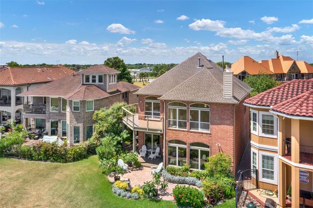 2668 E Bayshore Drive, San Leon, TX 77539