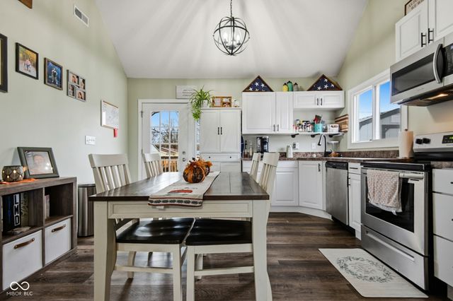 523 Fairview Drive, Columbus, IN 47201