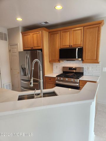 7 Bryce Lane 1504, Manahawkin, NJ 08050