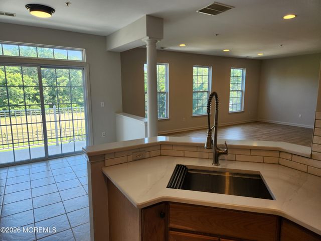 7 Bryce Lane 1504, Manahawkin, NJ 08050
