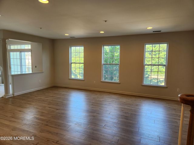 7 Bryce Lane 1504, Manahawkin, NJ 08050