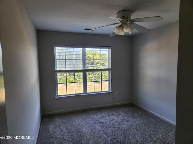 7 Bryce Lane 1504, Manahawkin, NJ 08050
