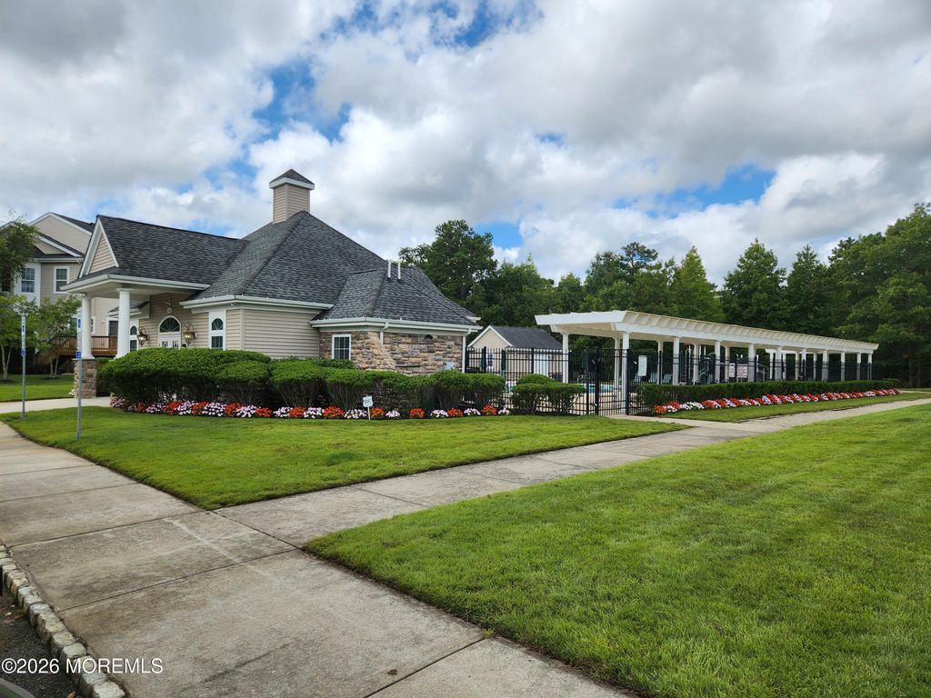 7 Bryce Lane 1504, Manahawkin, NJ 08050