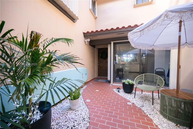 3322 Torremolinos Ave F-41B, Doral, FL 33178