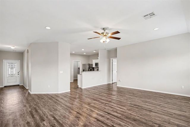 804 Hallow Oak Court, Midwest City, OK 73130