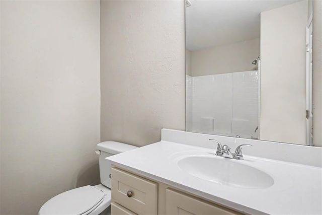 804 Hallow Oak Court, Midwest City, OK 73130