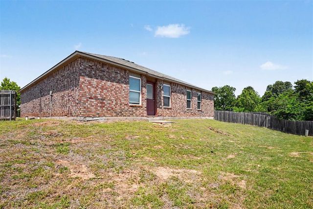 804 Hallow Oak Court, Midwest City, OK 73130