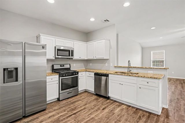 804 Hallow Oak Court, Midwest City, OK 73130