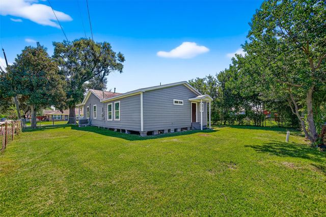 2217 10th Street, Galena Park, TX 77547