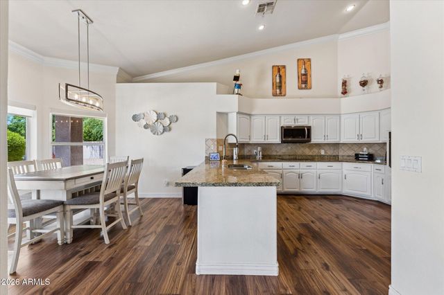 4637 W MISTY WILLOW Lane, Glendale, AZ 85310