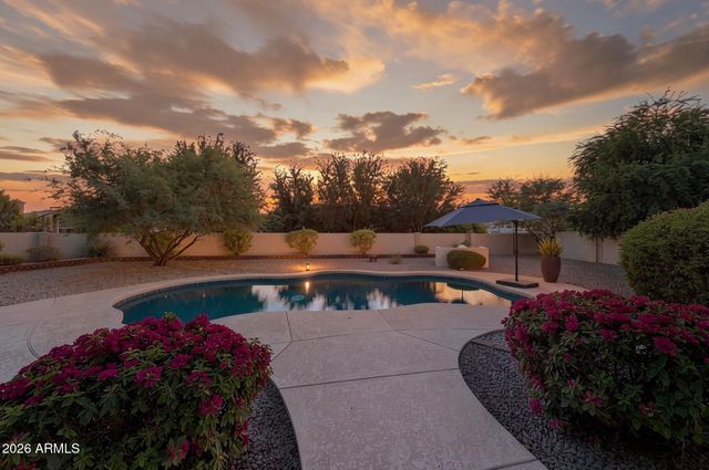 4637 W MISTY WILLOW Lane, Glendale, AZ 85310
