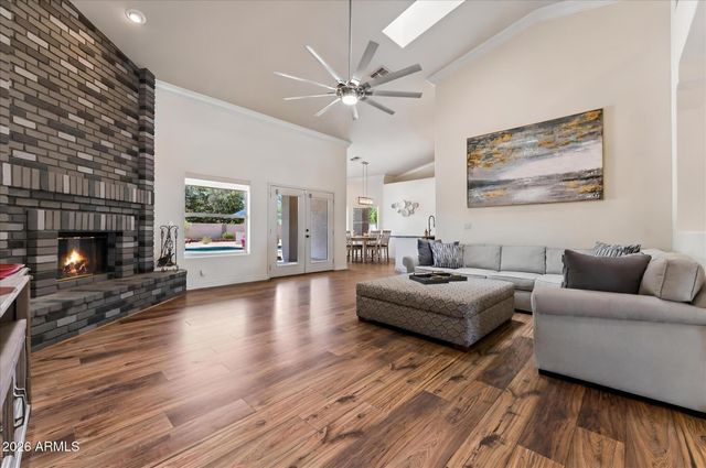4637 W MISTY WILLOW Lane, Glendale, AZ 85310