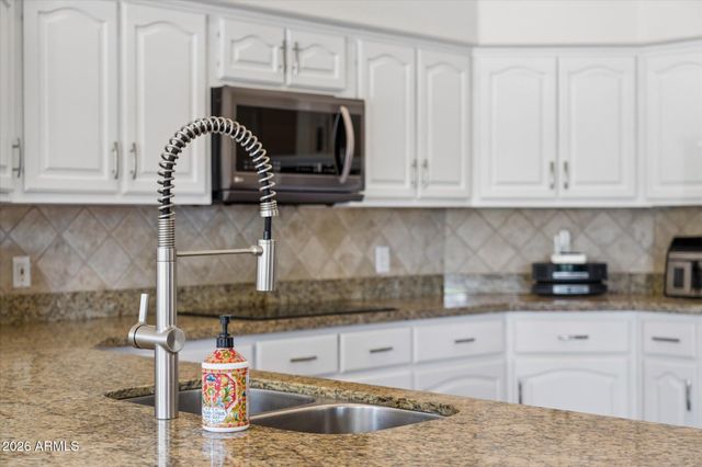 4637 W MISTY WILLOW Lane, Glendale, AZ 85310