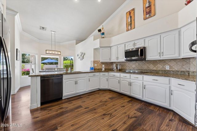 4637 W MISTY WILLOW Lane, Glendale, AZ 85310