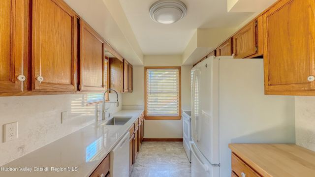 16 Appalachian Drive, Athens, NY 12015