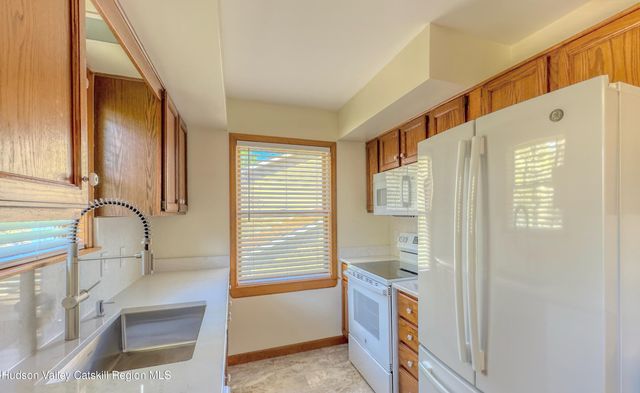 16 Appalachian Drive, Athens, NY 12015