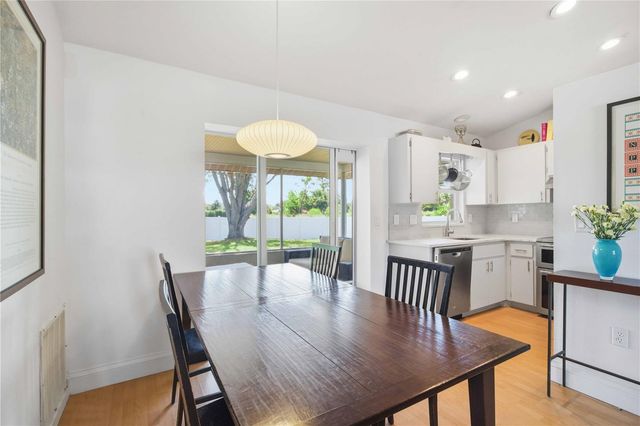 5031 PRESTON WAY, Sarasota, FL 34232