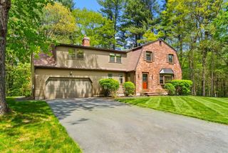 19 Pierce Ave, Westford, MA 01886