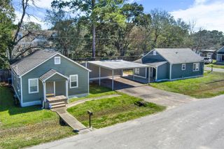 918 W Lang Street, Alvin, TX 77511