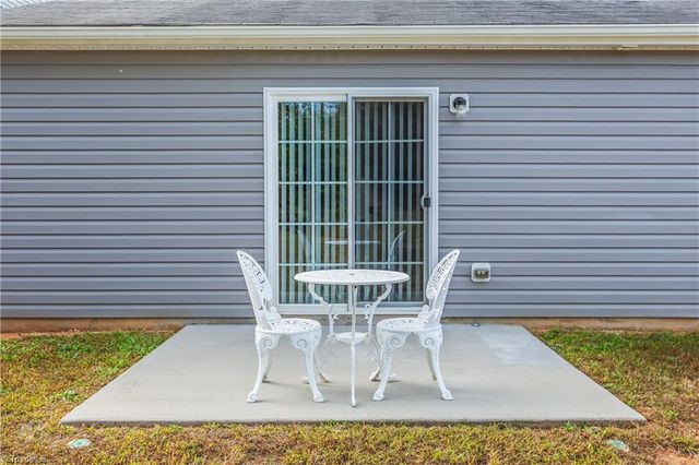 5059 Mount Hope Drive, Winston-salem, NC 27107