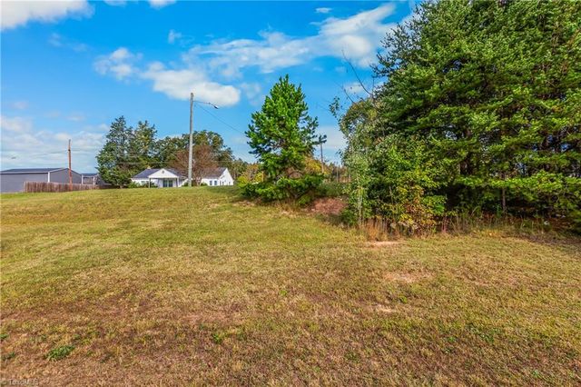 5059 Mount Hope Drive, Winston-salem, NC 27107
