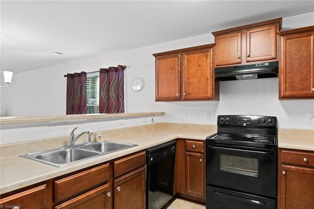 5059 Mount Hope Drive, Winston-salem, NC 27107