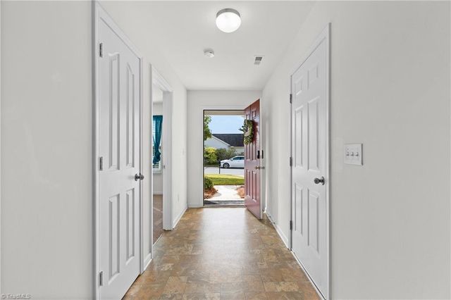 5059 Mount Hope Drive, Winston-salem, NC 27107