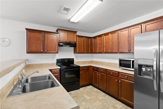 5059 Mount Hope Drive, Winston-salem, NC 27107